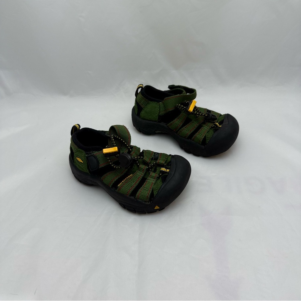 π Lot of 2 KEEN Toddler 8 Sandals Green & Navy Closed Toe Outdoor Water Shoes - Picture 2 of 16